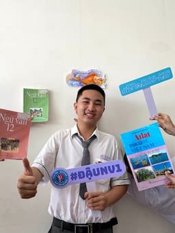 Naper Phan Vĩnh Tiến