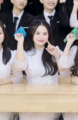 Naper Phùng Linh Chi